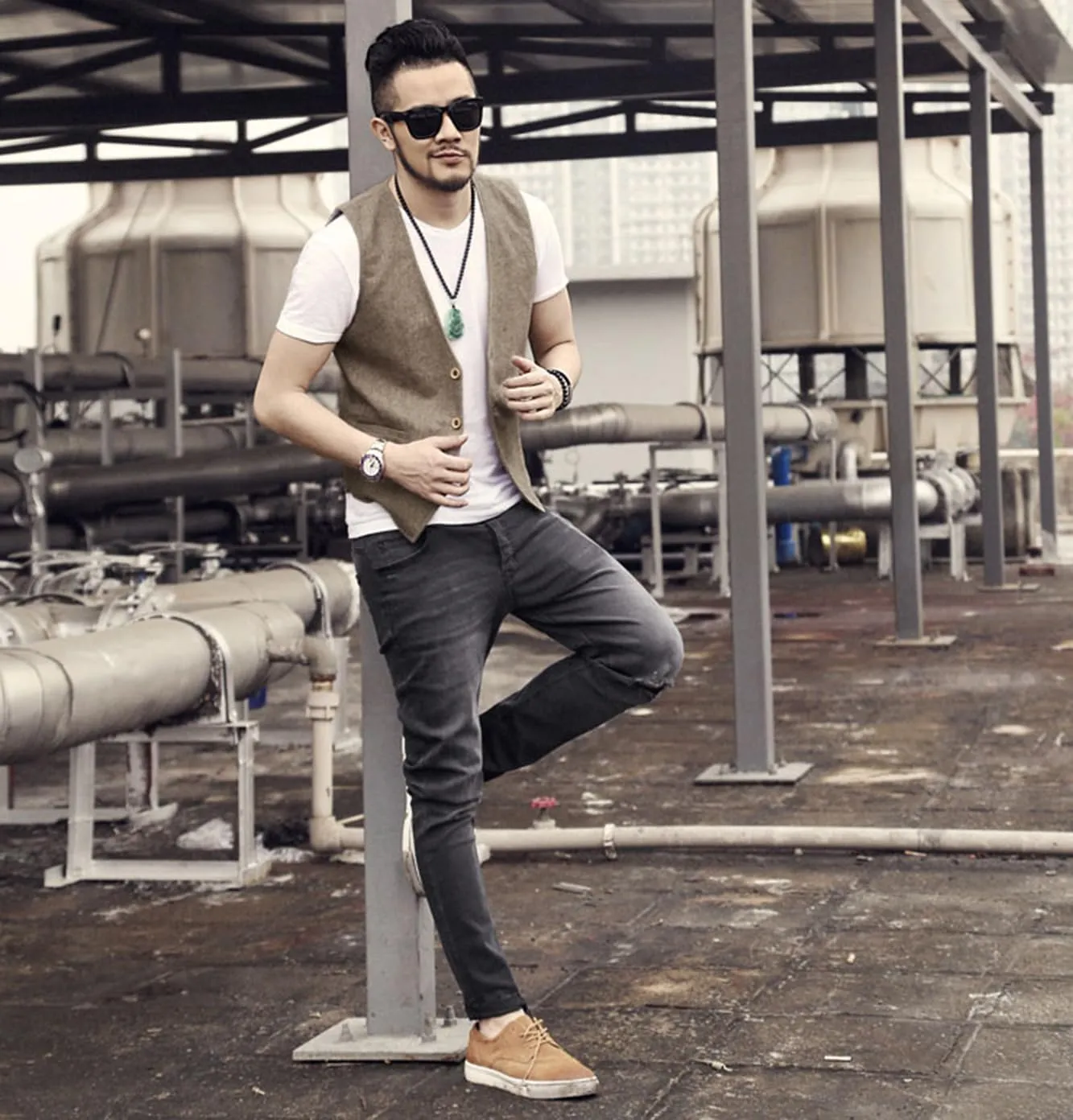Men's Formal Fashion Dress Vest Regular Fit Lightweight Waistcoat Groomsmen Vest for Beach Wedding