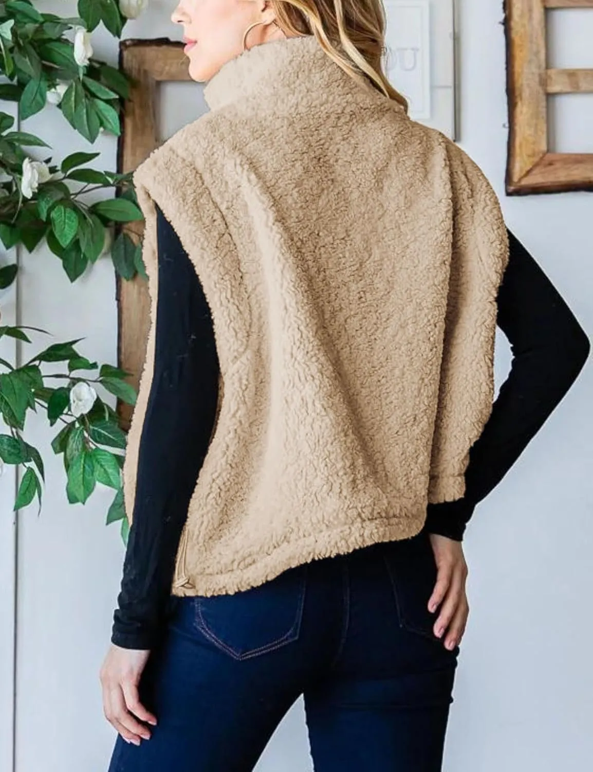 QIBABU Womens Fuzzy Fleece Vest Half Zip Pullover Vest Cozy Sleeveless Sherpa Jacket with Pockets