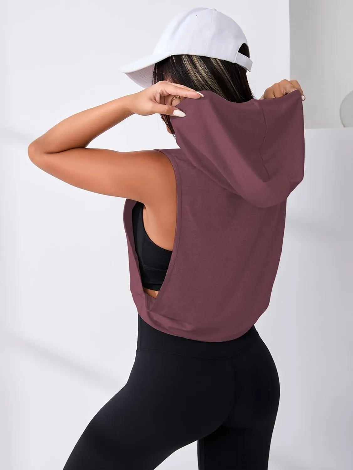 SweatyRocks Women's Sleeveless Workout Top Gym Activewear Crop Tank Top Open Side Shirt for Athletic Exercise Running