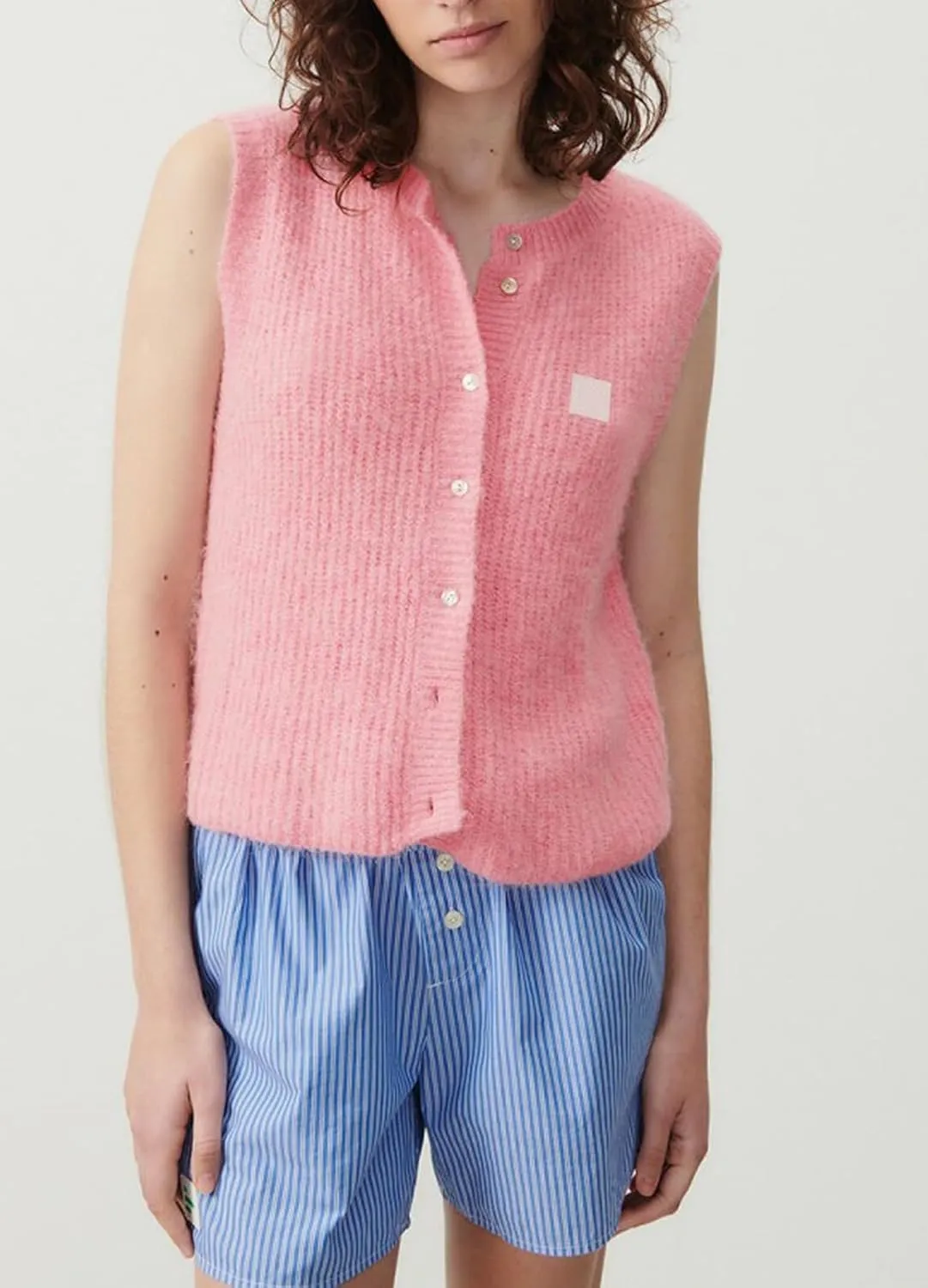 UAURORAO Women Chunky Sweater Vest Button Down Crochet Cable Knit Cardigan Sleeveless Open Front Knitted Crop Waistcoat