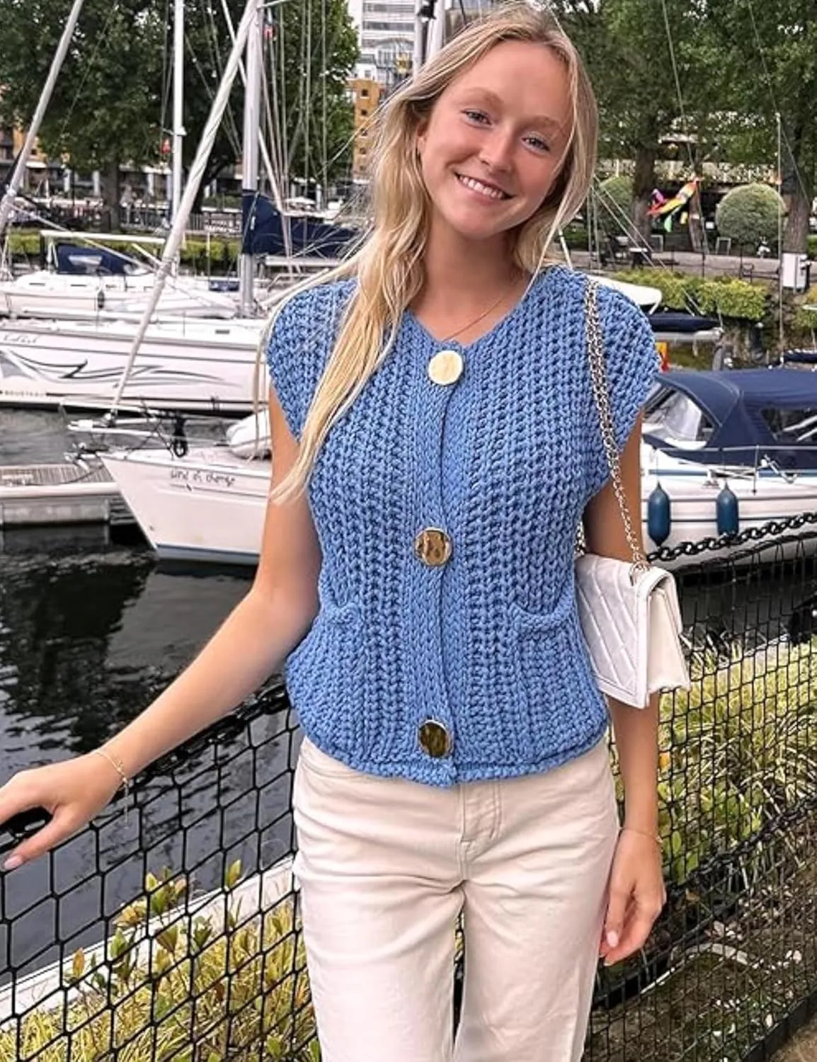 Women's Chunky Knit Vest Button Down Casual Sleeveless Cropped Crochet Sweater Cardigan with Pockets